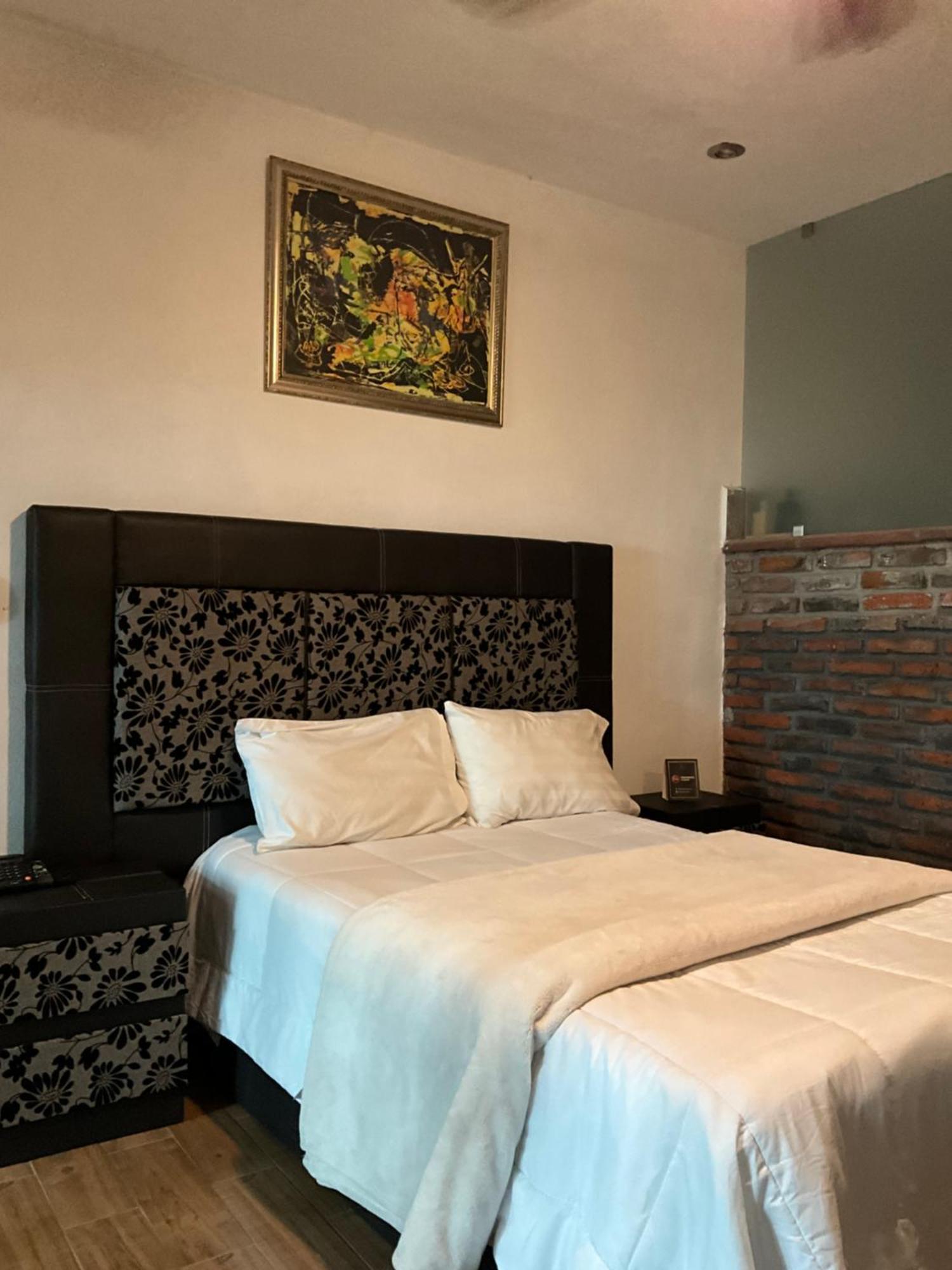 Casa Carmona 33 Hotel Queretaro Exterior photo